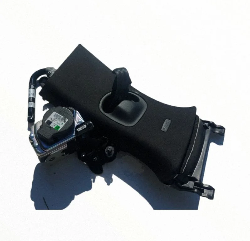 Rear seatbelt 631577800