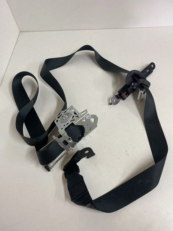 Front seatbelt – Lexus RX 450H (2016-)