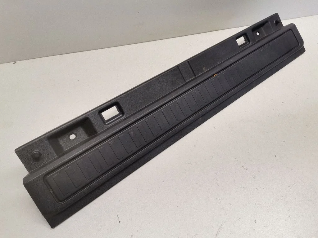 Trunk/boot sill cover protection L8B2425A92A