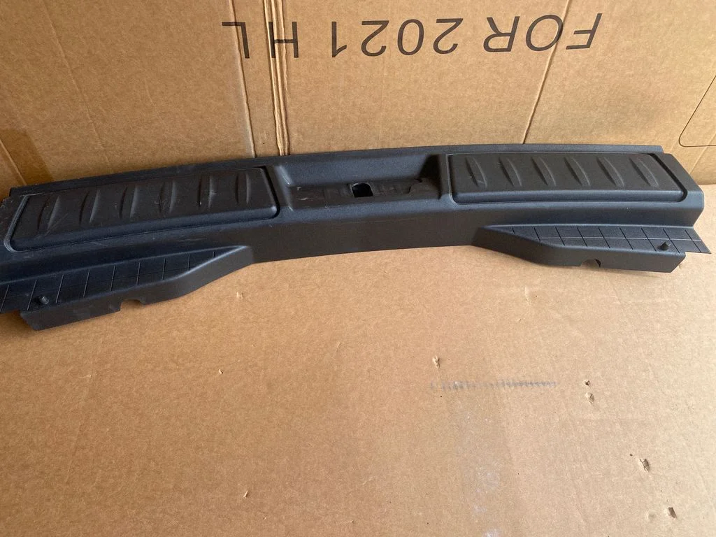 Osłona progu bagażnika HK83406A64AD