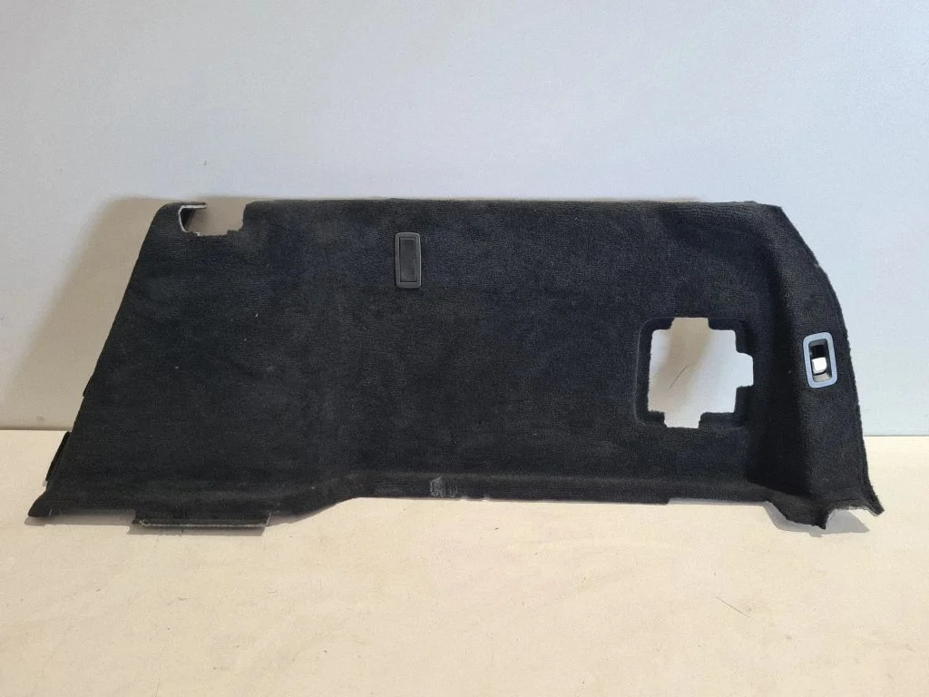 Boczny panel tapicerki bagażnika A2056900844