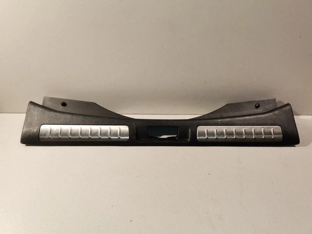 Trunk/boot sill cover protection BJ32113A10