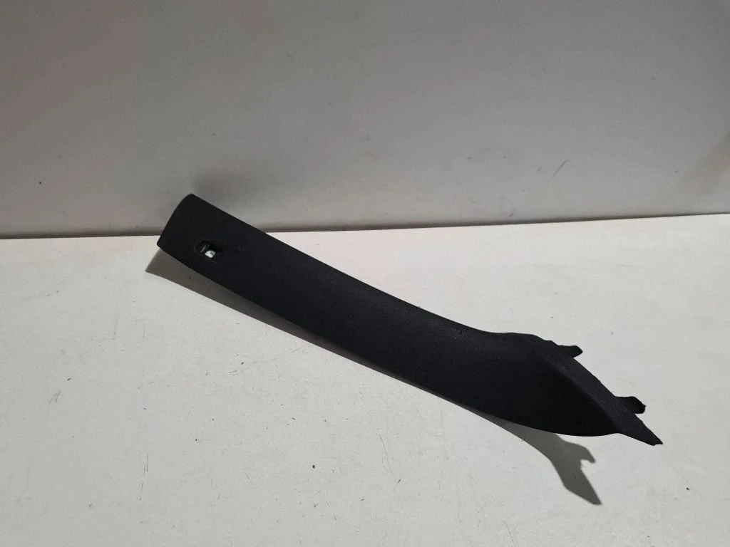 (A) pillar trim 7284710