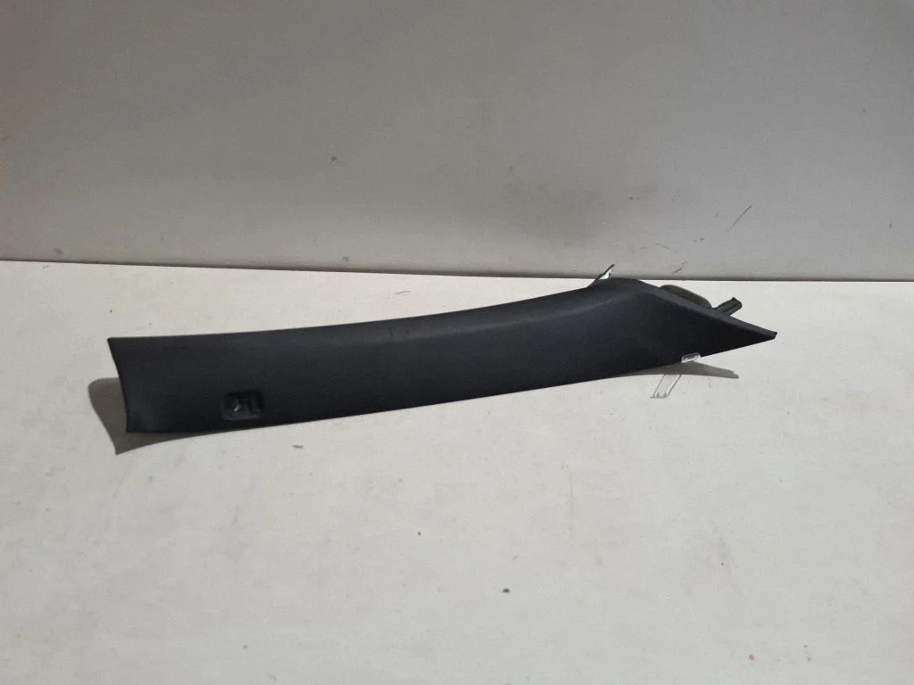 (A) pillar trim – Volvo XC90 (2014-)