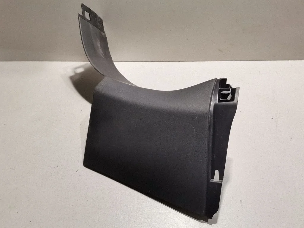 (B) pillar trim (bottom) L8B231010A