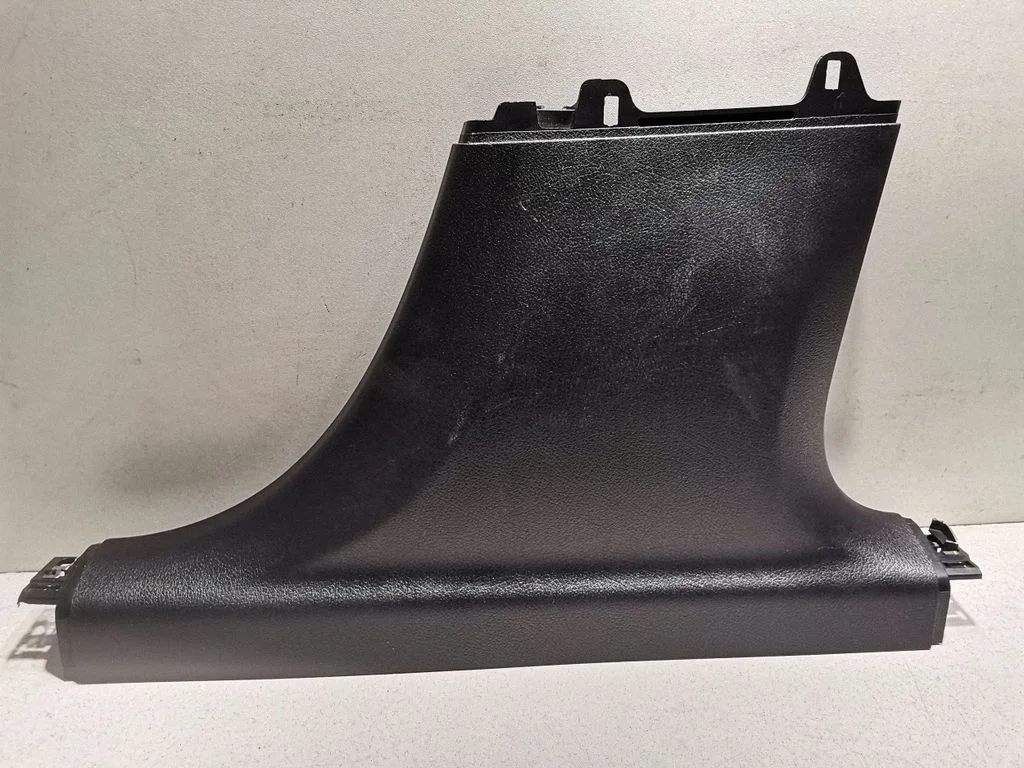 (B) pillar trim (bottom) A2476922001