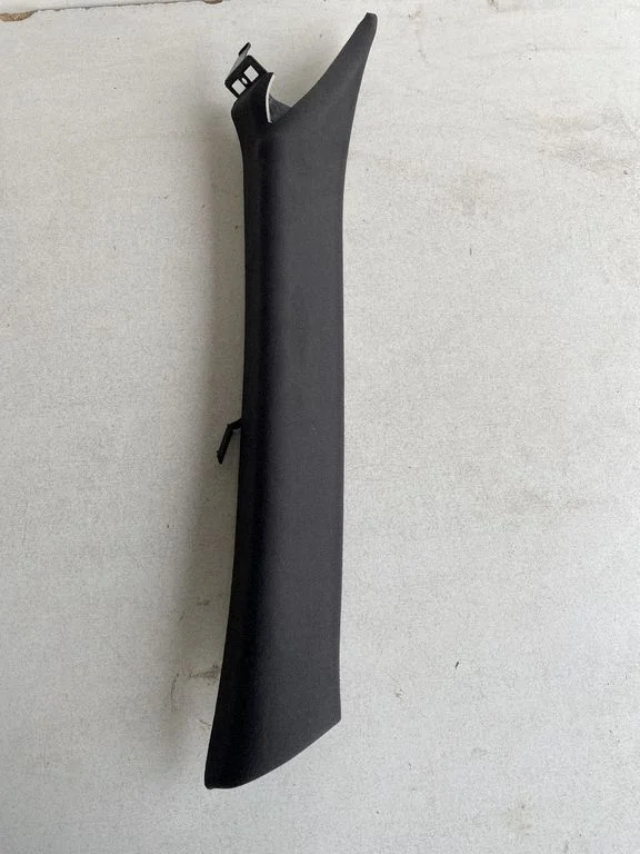 (A) pillar trim 670010333