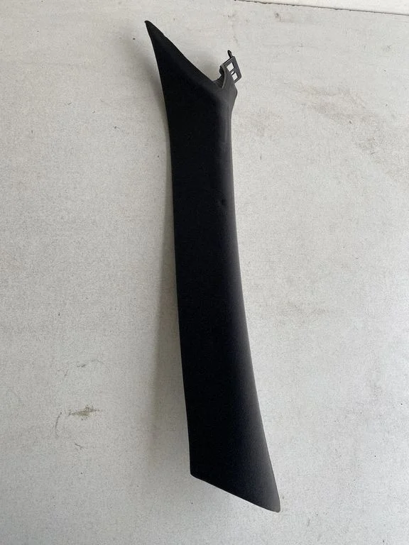 (A) pillar trim 670010335