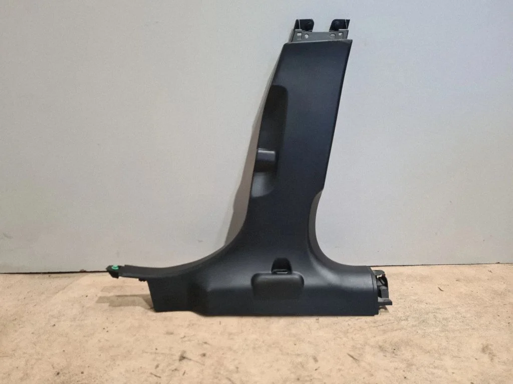 (B) pillar trim (bottom) 06700204030