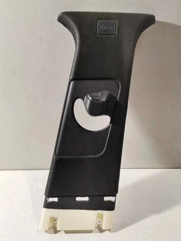(B) pillar trim (top) BJ32243A86