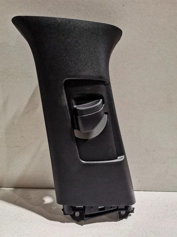 (B) pillar trim (top) – Lexus UX (2018-)