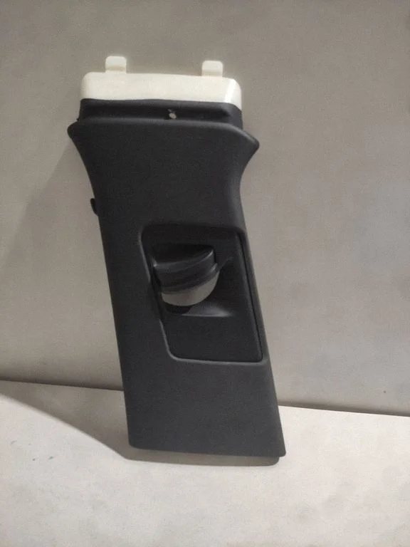 (B) pillar trim (bottom) 95B867293