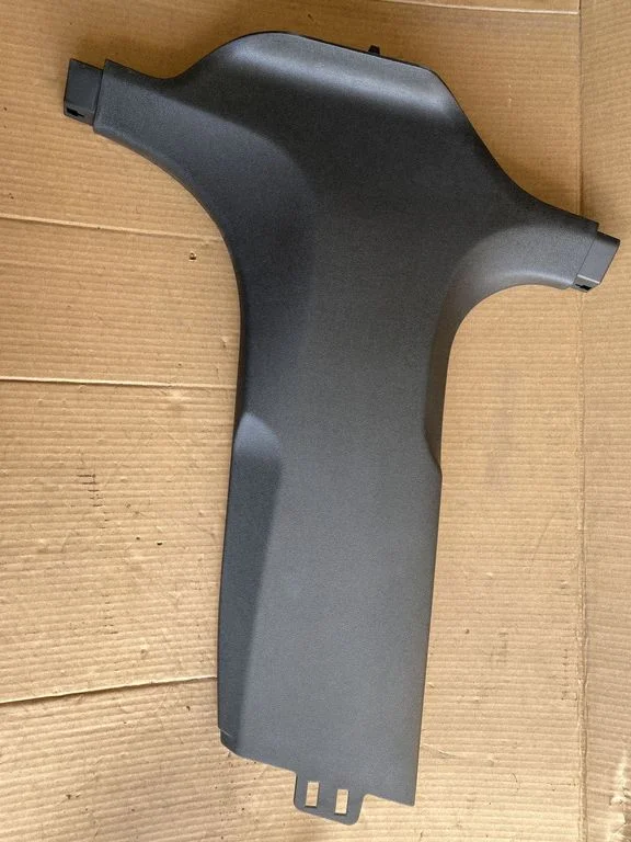 (B) pillar trim (bottom) 51437384529