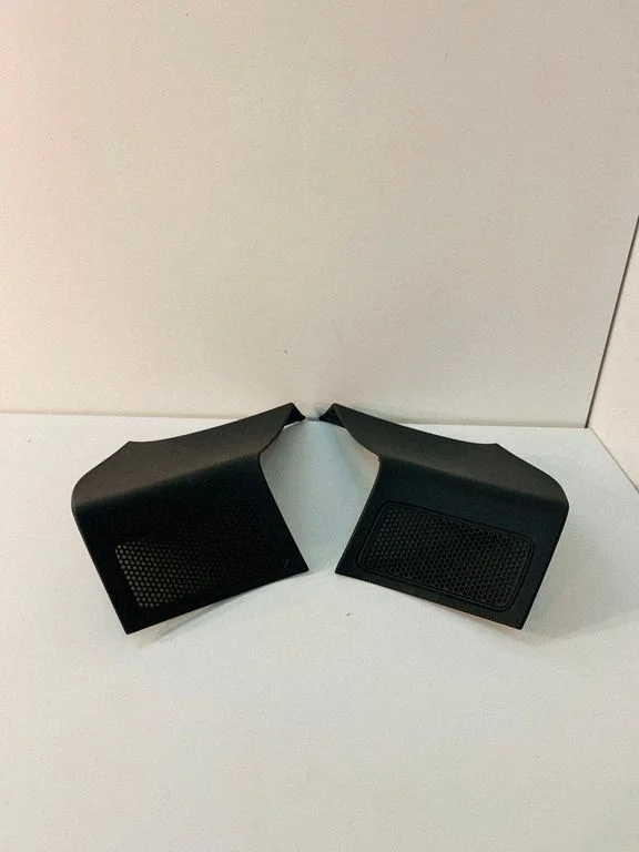 (B) pillar trim (top) 7P5867246