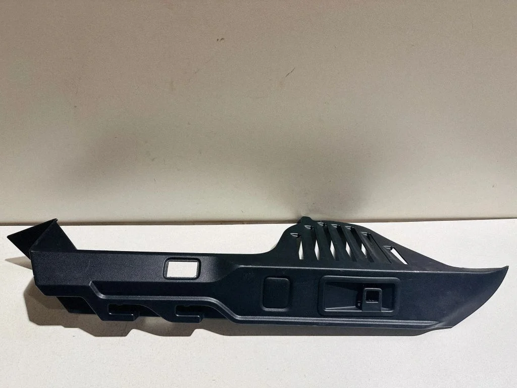 (C) pillar trim HK8331013AC