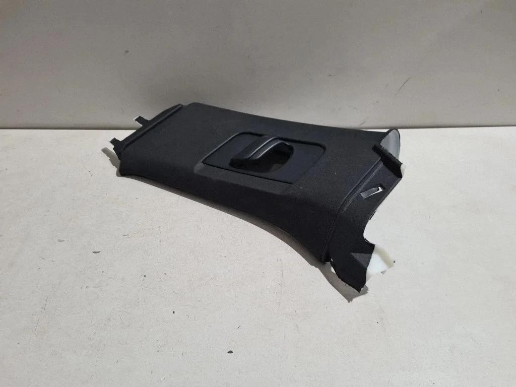 (B) pillar trim (top) – Volvo XC90 (2014-)