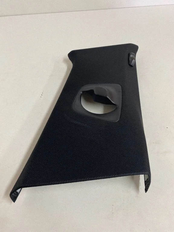 (B) pillar trim (top) 7384528
