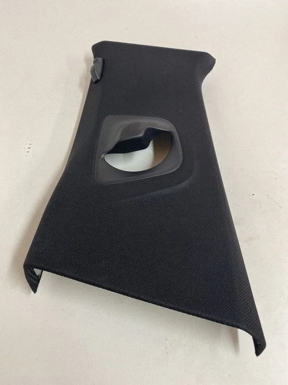(B) pillar trim (top) 7384527