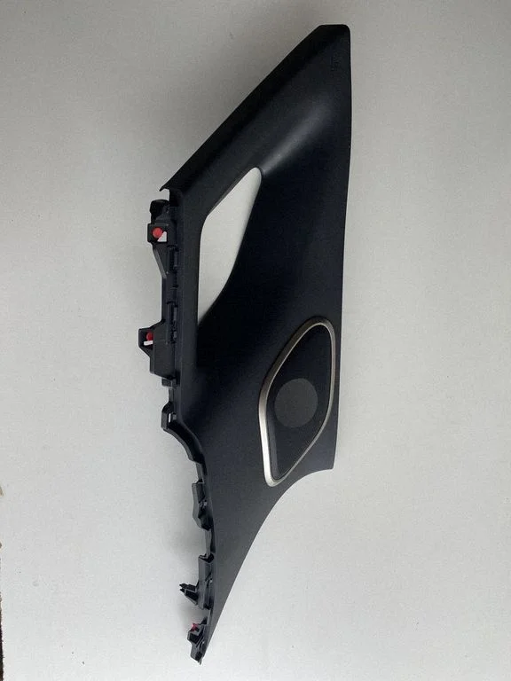 (D)pillar trim (top) – Lexus RX 450H (2016-)