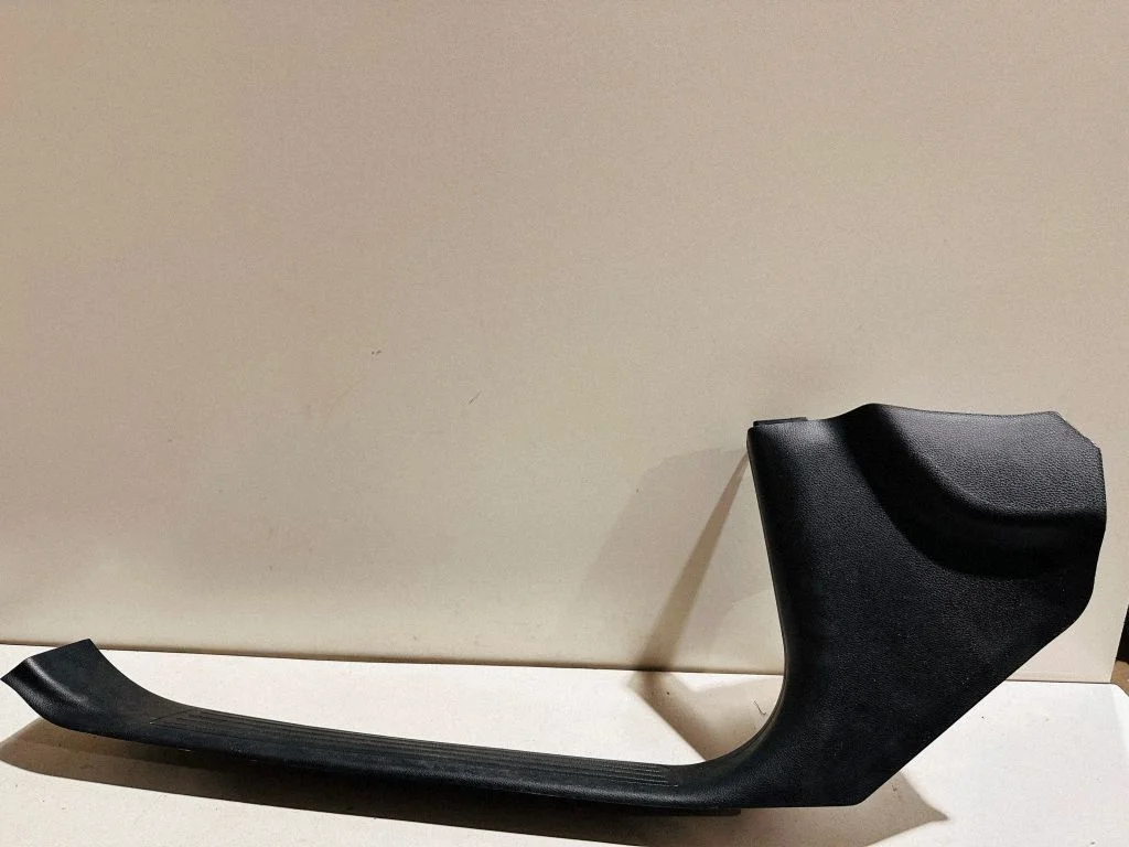 Front sill trim cover – Mercedes-Benz ML-Class W166 (2012-2017)