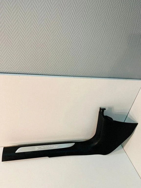 Front sill trim cover – Porsche Macan (95B) (2019-)