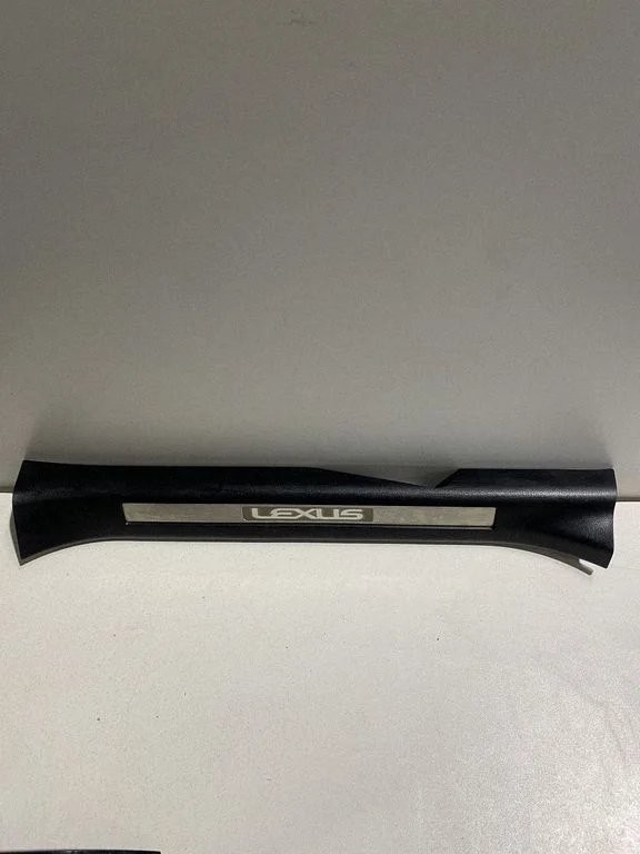 Front sill trim cover – Lexus RX 450H (2016-)
