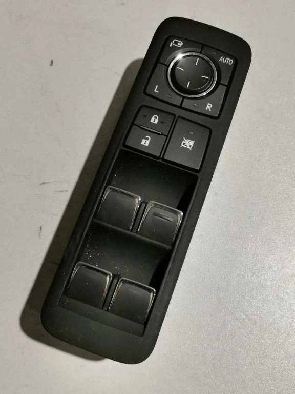 Elektrisko logu slēdzis 8404048220