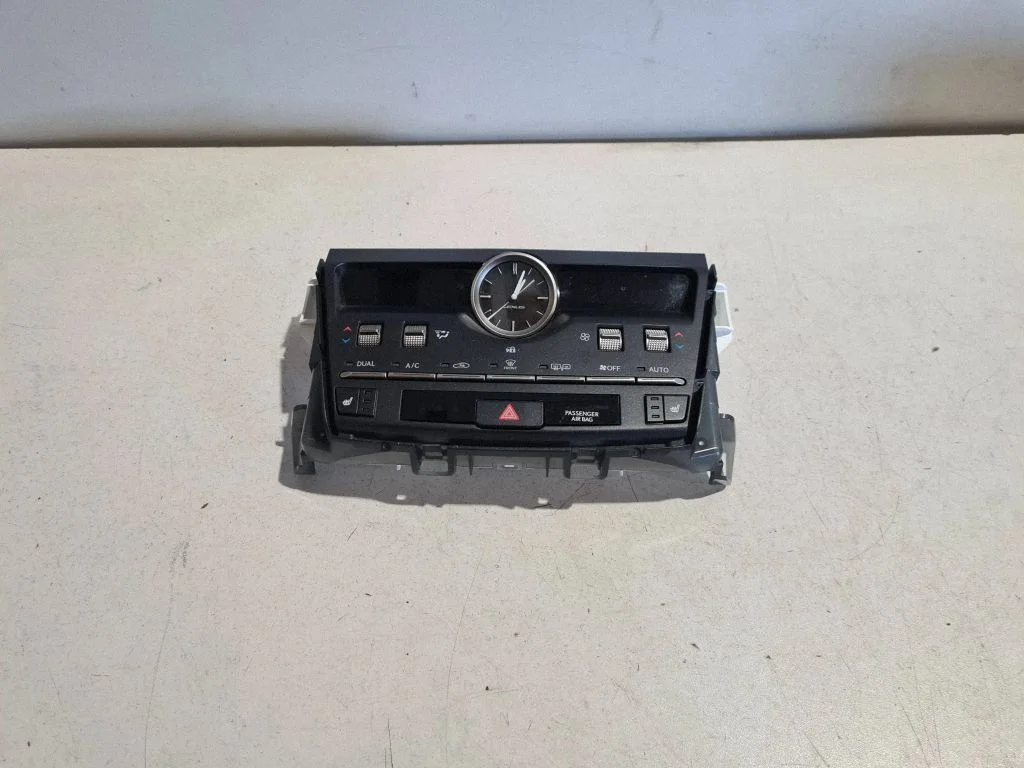Kliimaseadme/kütte juhtplokk (salongis) – Lexus NX (2014-2021)