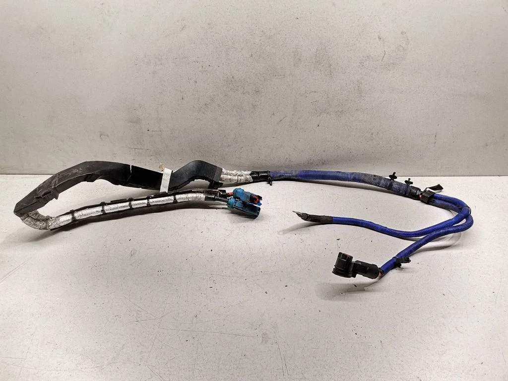 Positive cable (battery) – Land Rover Evoque II (2019-)