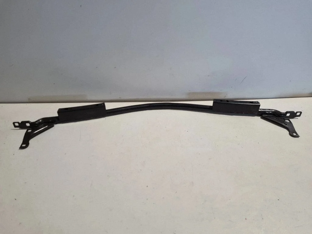 Radiatoru paneļa kronšteins – Porsche Macan (95B) (2019-)