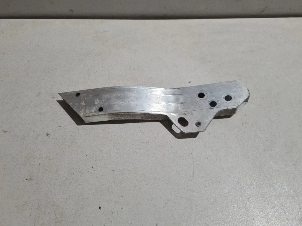 Radiator support slam panel bracket T52785A