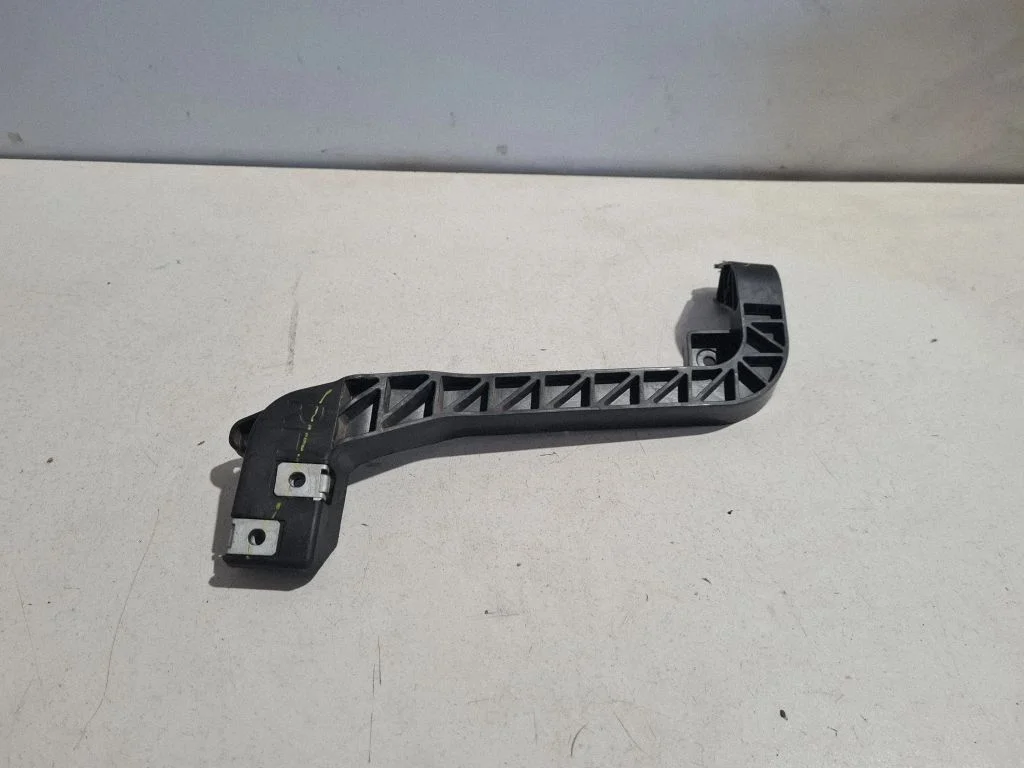 Radiator support slam panel bracket A1666263731
