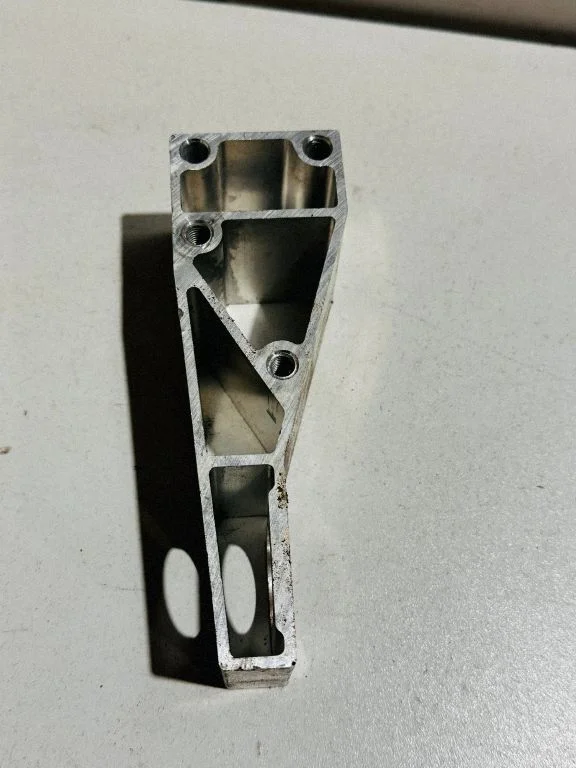 Radiaatori tugipaneeli klamber A2226261431
