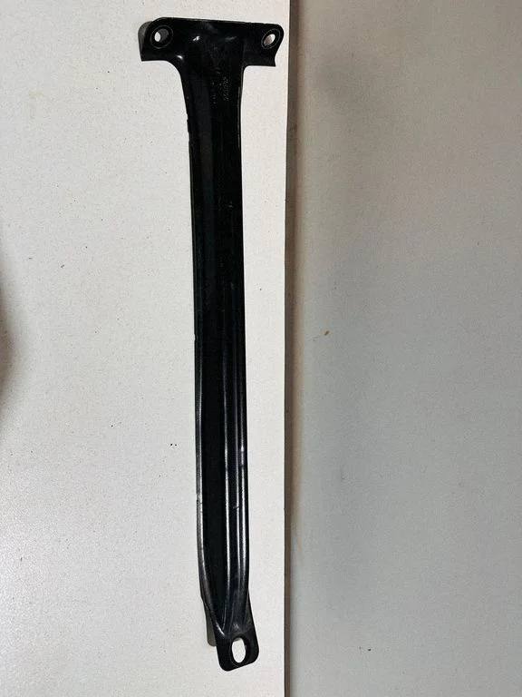 Radiaatori tugipaneeli klamber A2136280224