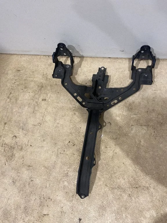Radiator support slam panel bracket – Lexus RX 450H (2016-)