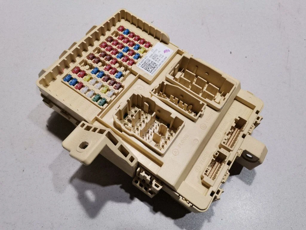 Fuse module – KIA EV6 (2021-)