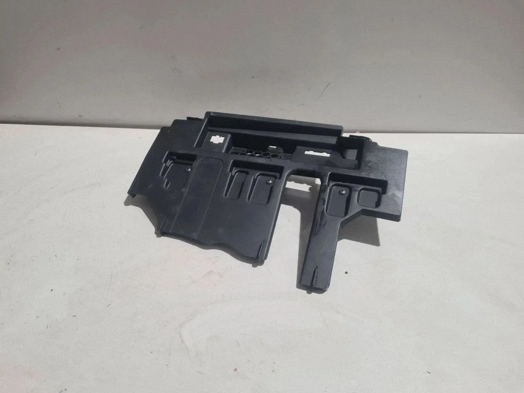 Cita salona detaļa 689R15XF0A