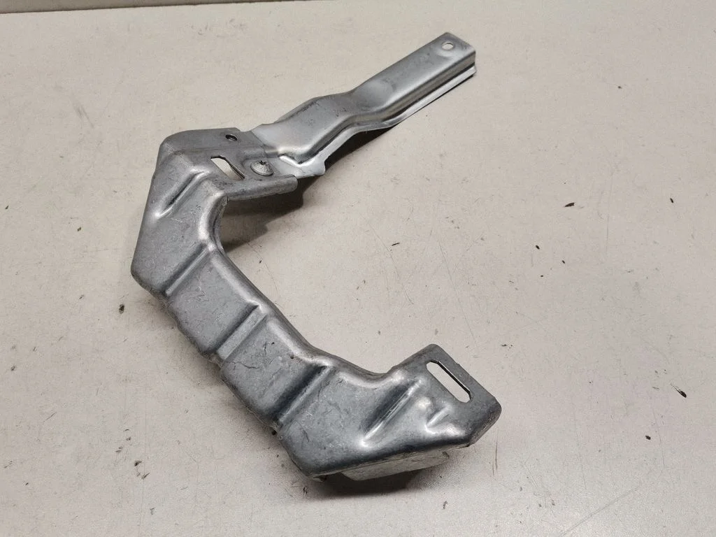 Kita variklio skyriaus detalė