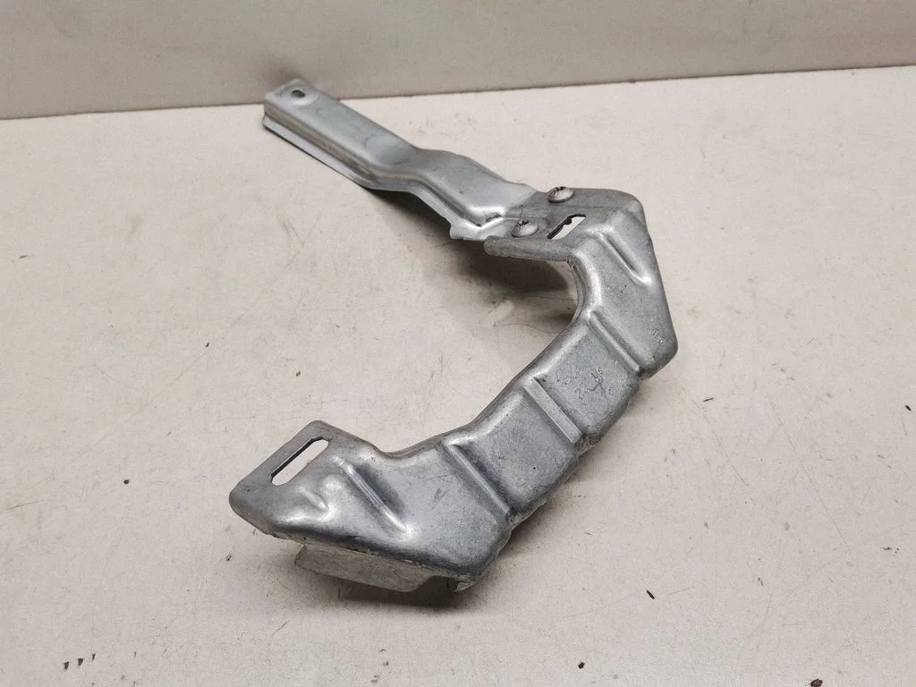 Kita variklio skyriaus detalė