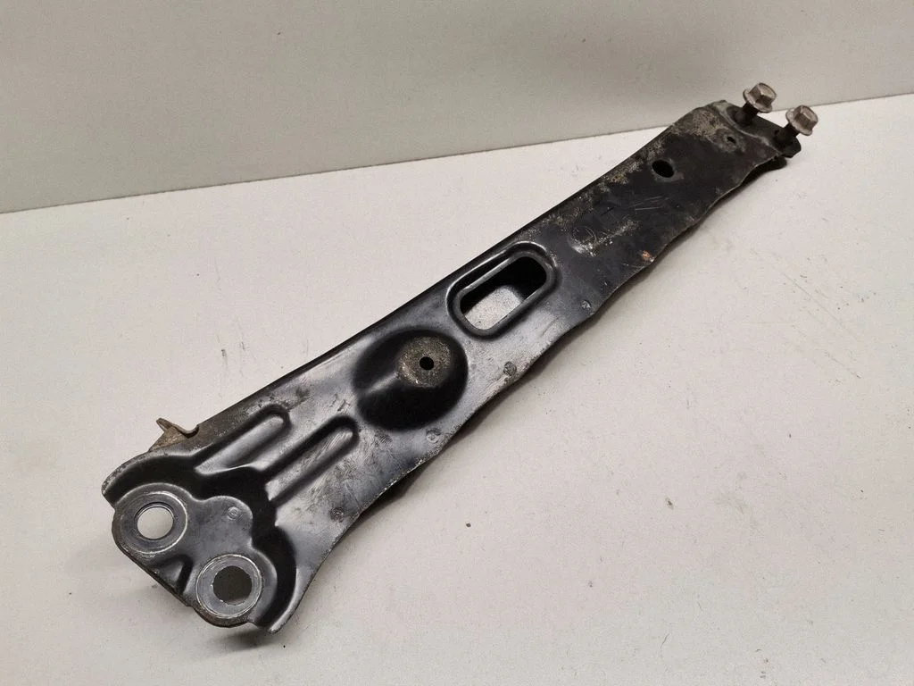 Other engine bay part – Lexus NX (2014-2021)