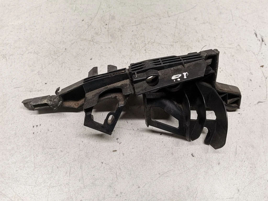 Other engine bay part A2058310698
