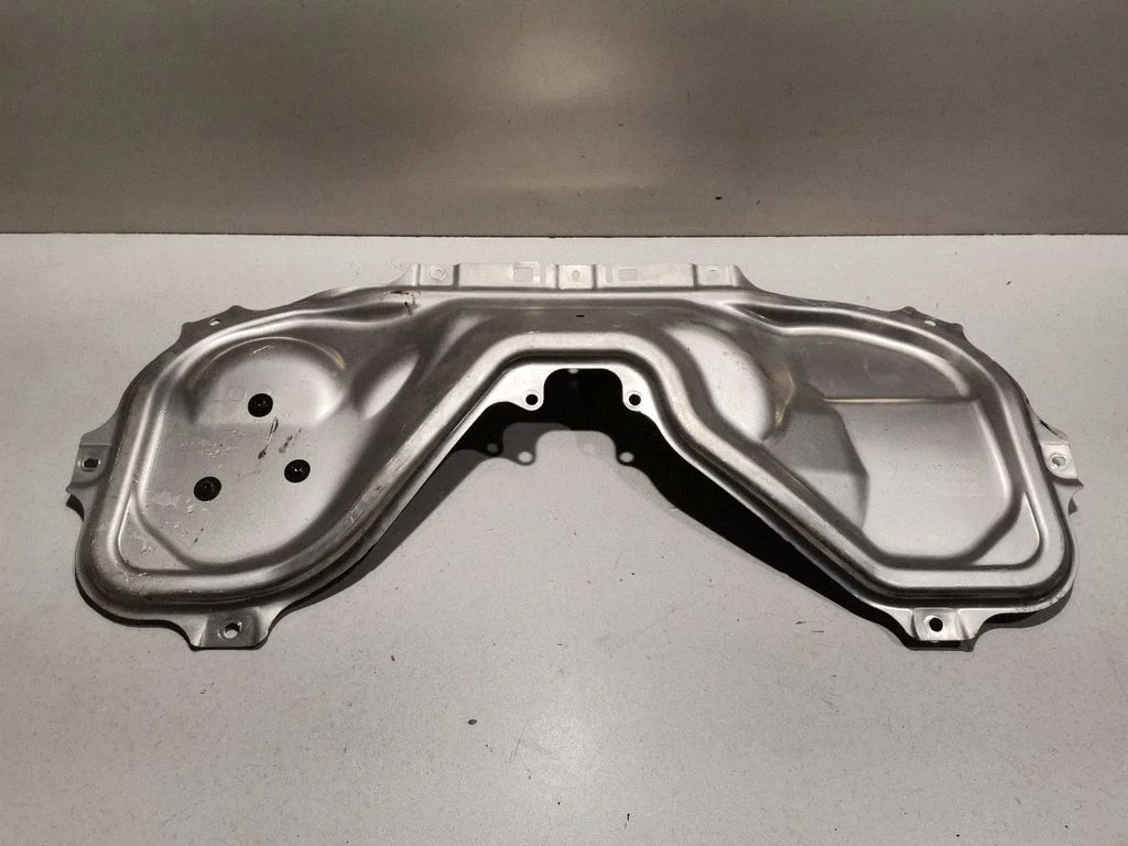 Kita variklio skyriaus detalė