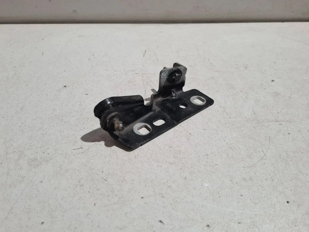Kita variklio skyriaus detalė