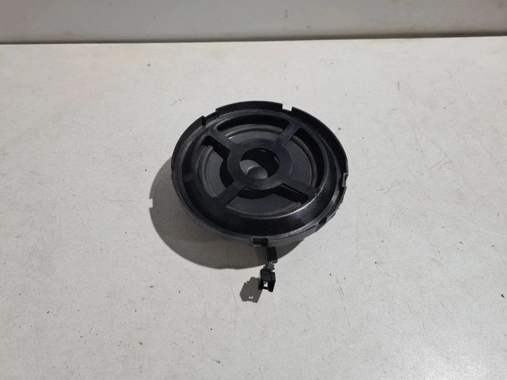 Subwoofer speaker – Mercedes-Benz C-Class W205 (2014-2021)