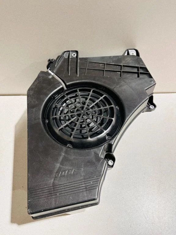 Subwoofer speaker – Porsche Cayenne (92A) (2010-2017)