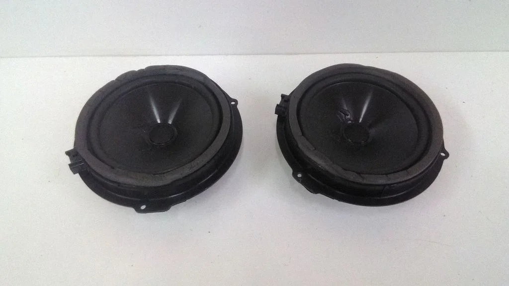 Front door speaker FR3T18808CC