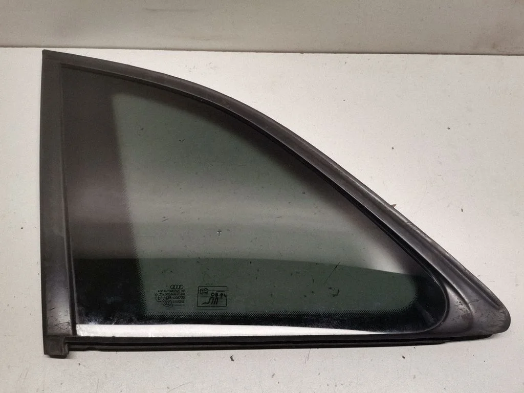 Rear side window – Audi Q5 SQ5 8R (2008-2017)