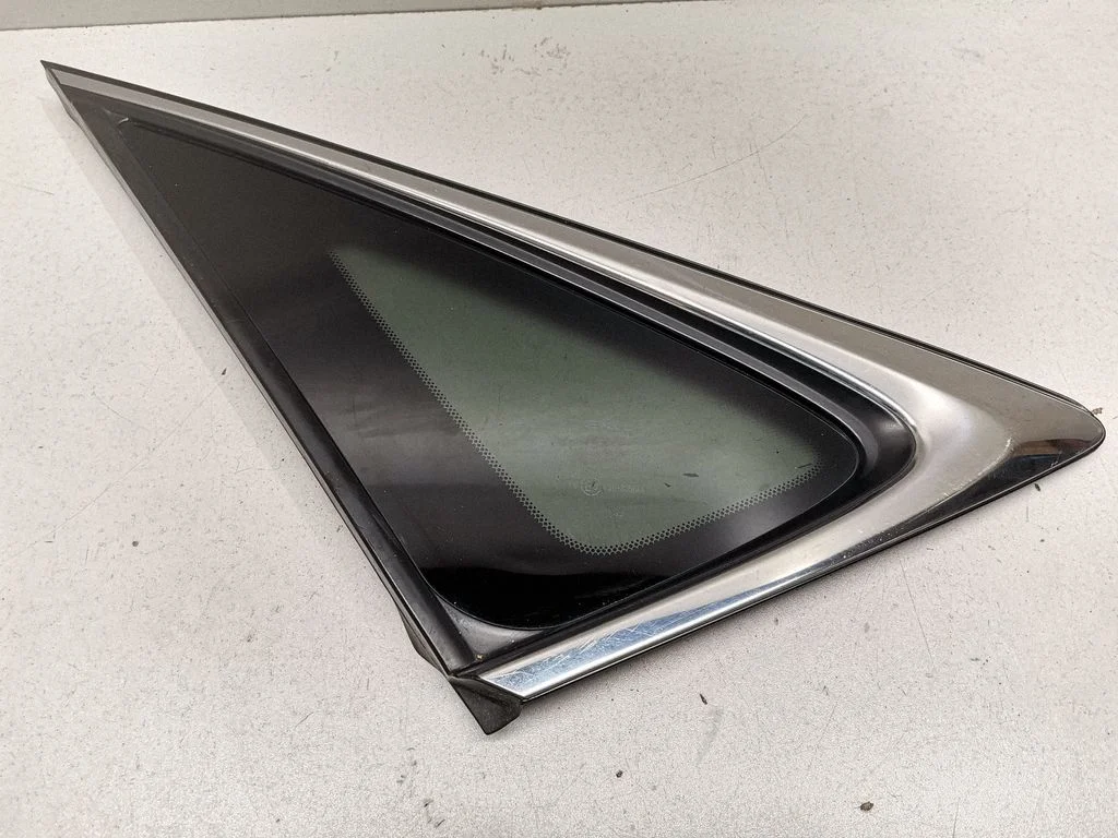 Rear side window E643R005844