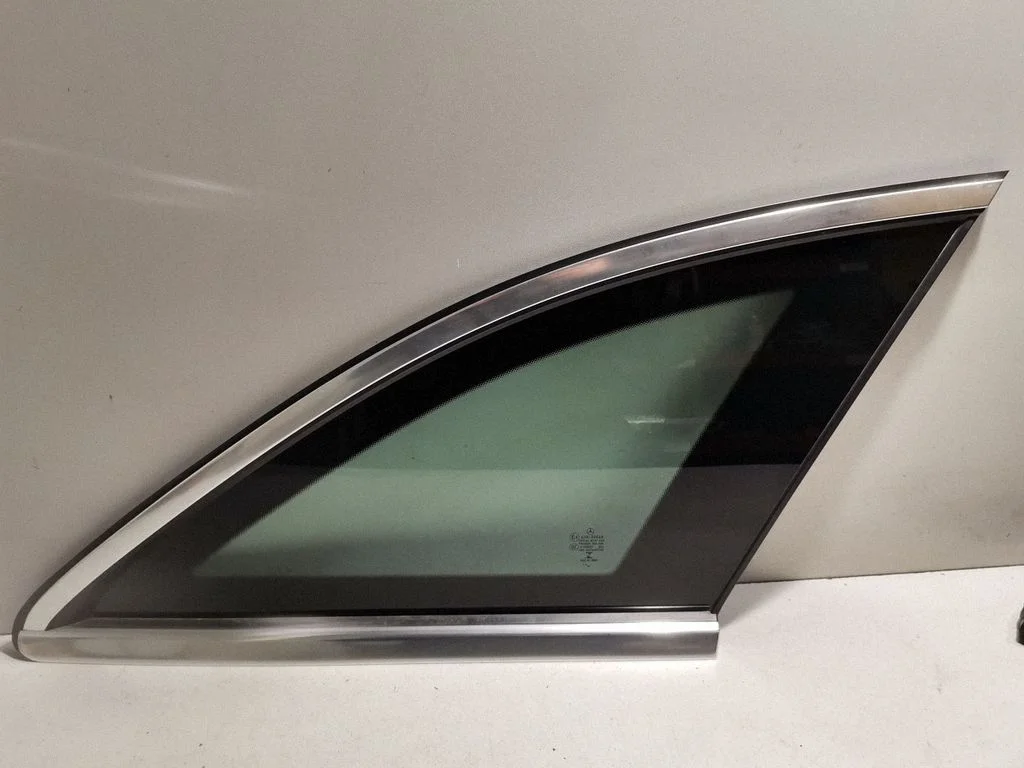 Tagumine kere külgklaas – Mercedes-Benz C-klass W205 (2014-2021)