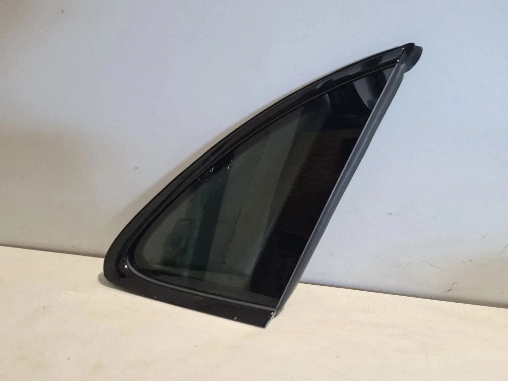 Rear side window 95B845298XR